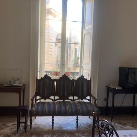 Palazzo Bernardini Suites レッチェ エクステリア 写真