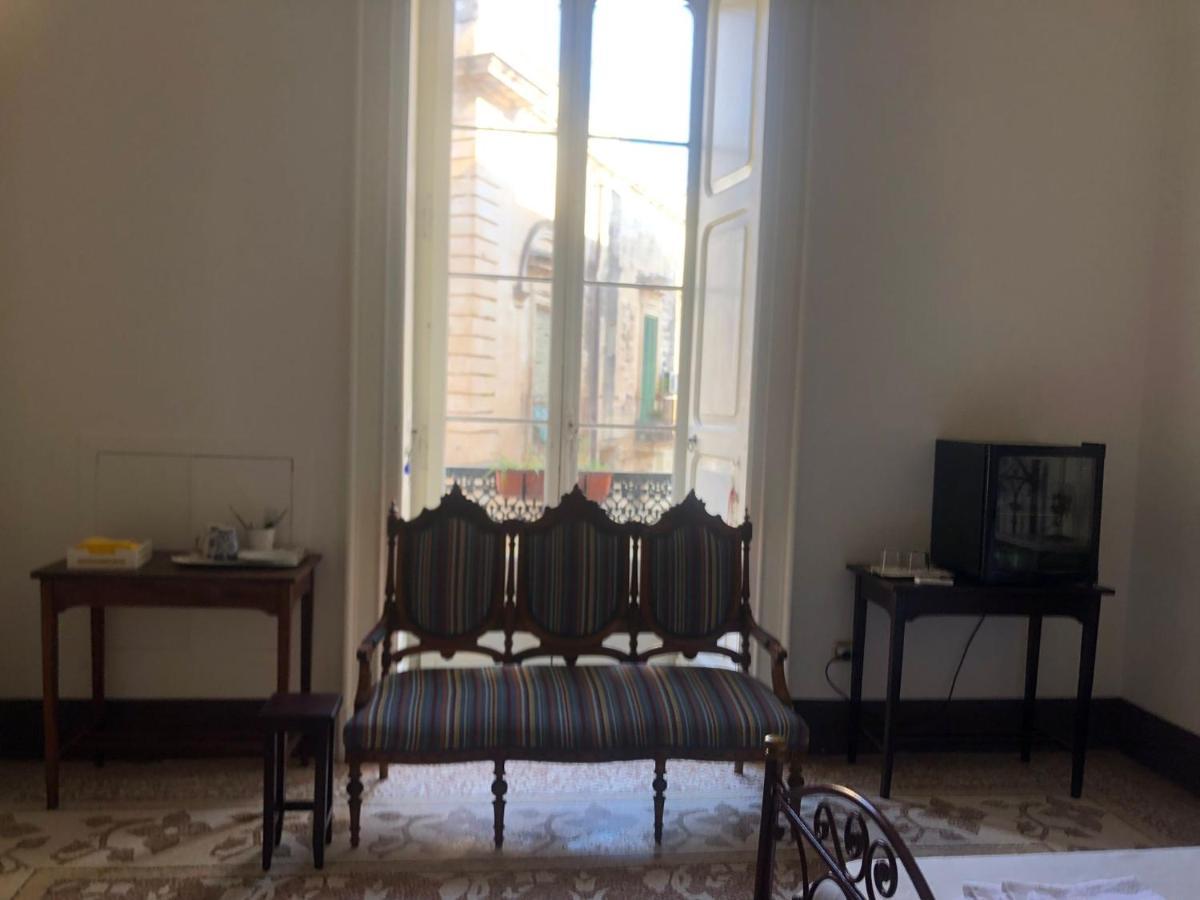 Palazzo Bernardini Suites レッチェ エクステリア 写真