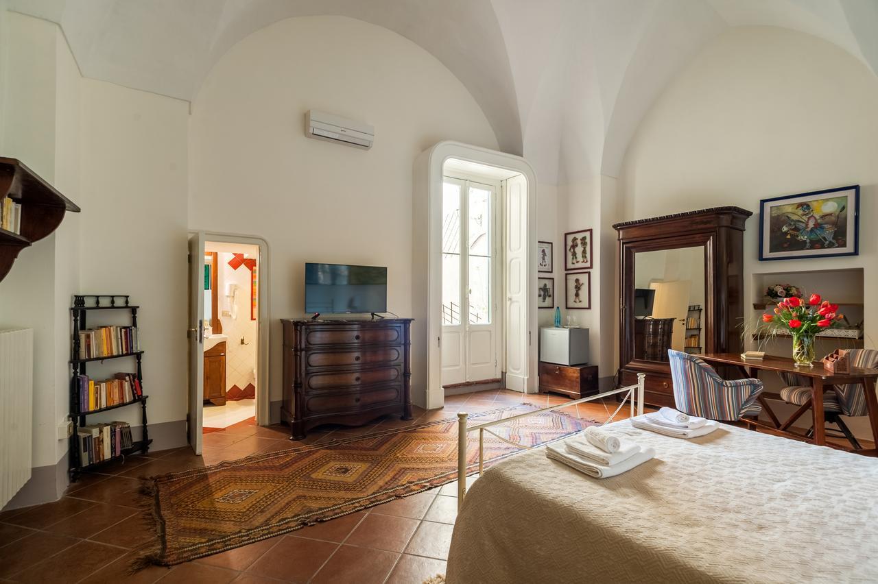 Palazzo Bernardini Suites レッチェ エクステリア 写真
